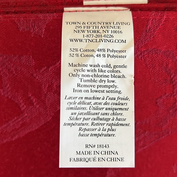 Red Damask placemats NWT (four in set) - Picture 3 of 3